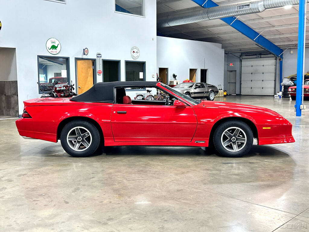 Chevrolet-Camaro-1990-Convertible-15