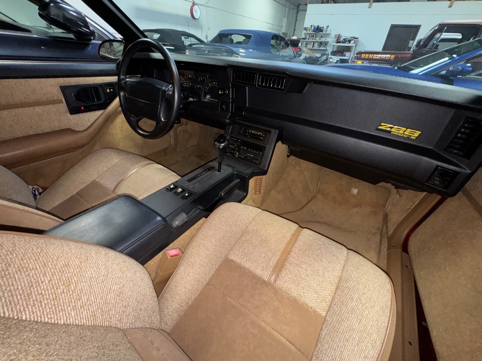Chevrolet-Camaro-1990-Coupe-24