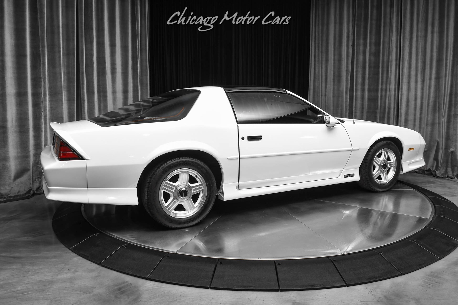 Chevrolet-Camaro-1992-Hatchback-37