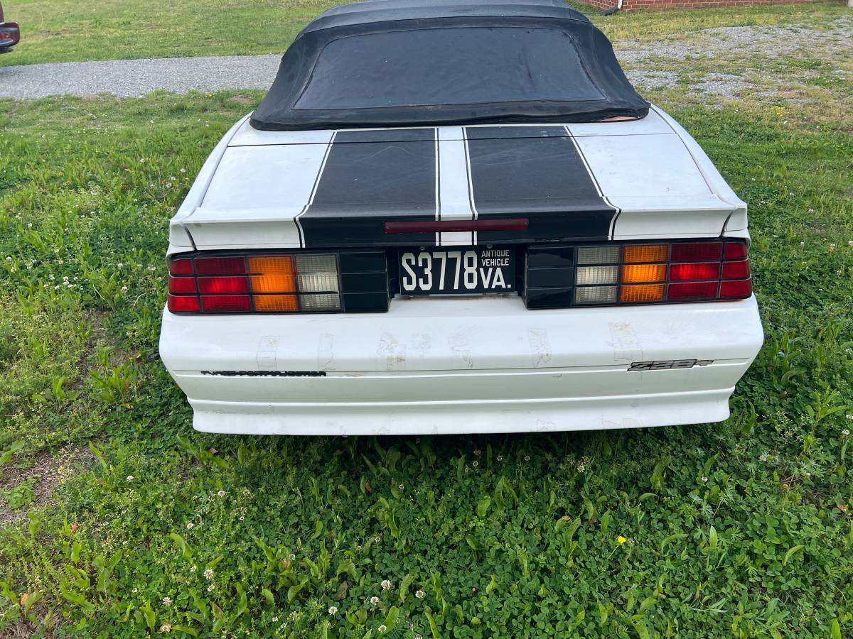 Chevrolet-Camaro-1992-white-1