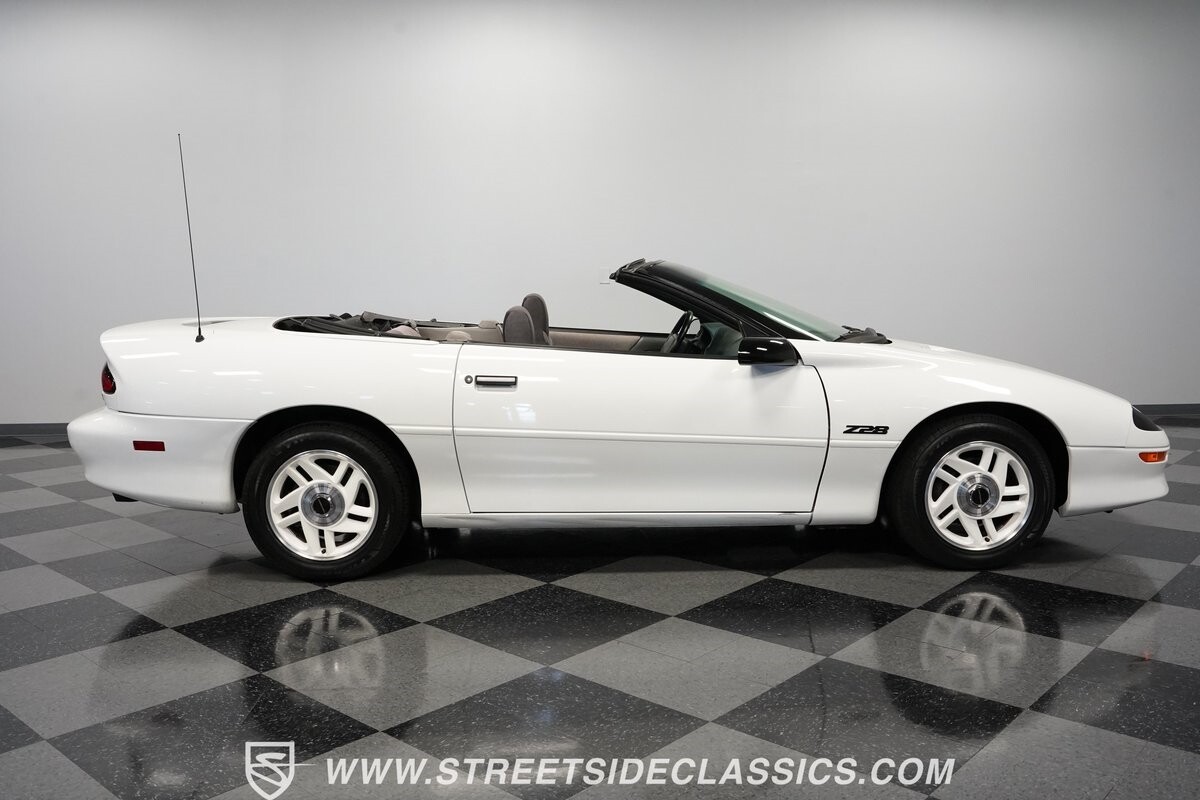Chevrolet-Camaro-1994-Convertible-15