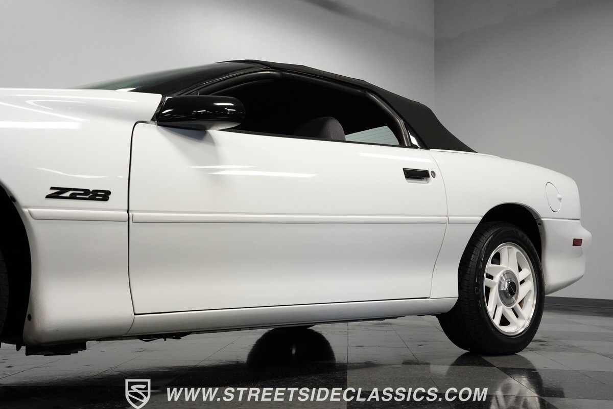 Chevrolet-Camaro-1994-Convertible-23