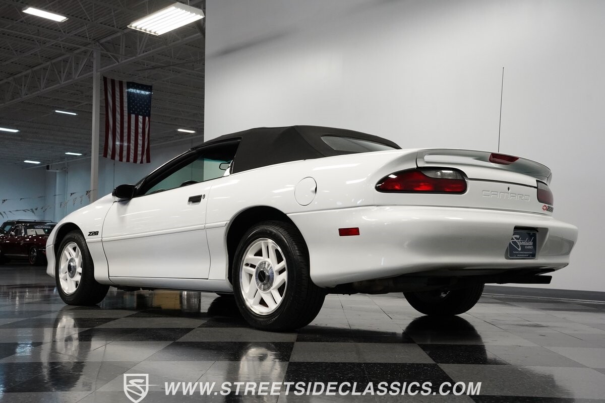 Chevrolet-Camaro-1994-Convertible-26