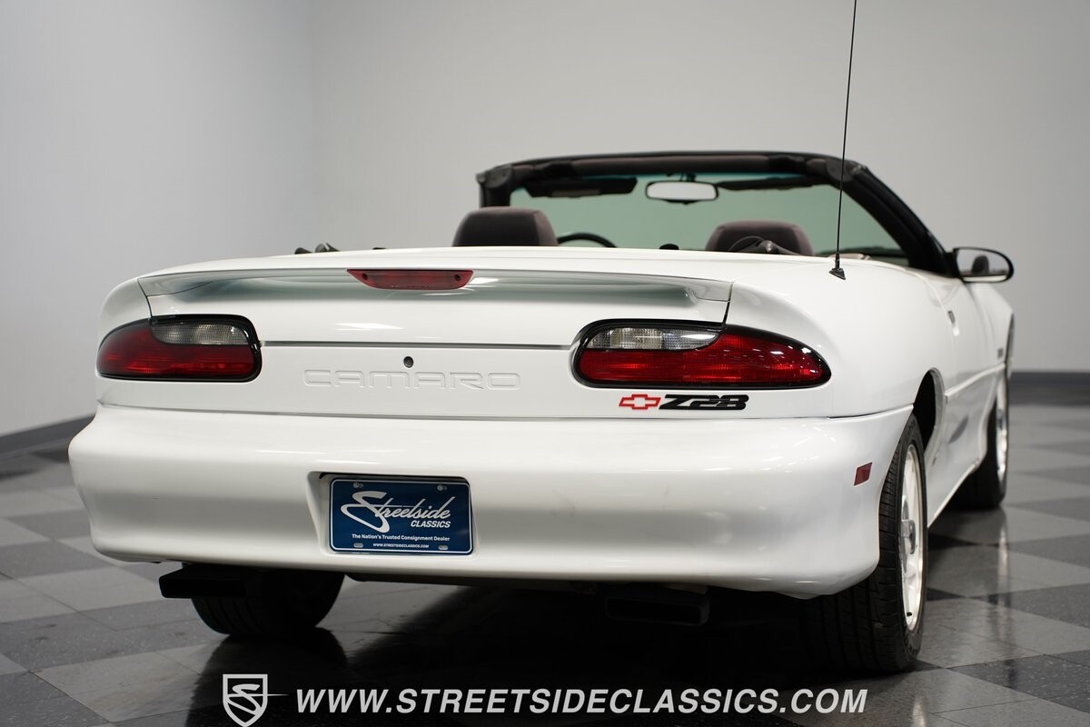 Chevrolet-Camaro-1994-Convertible-30