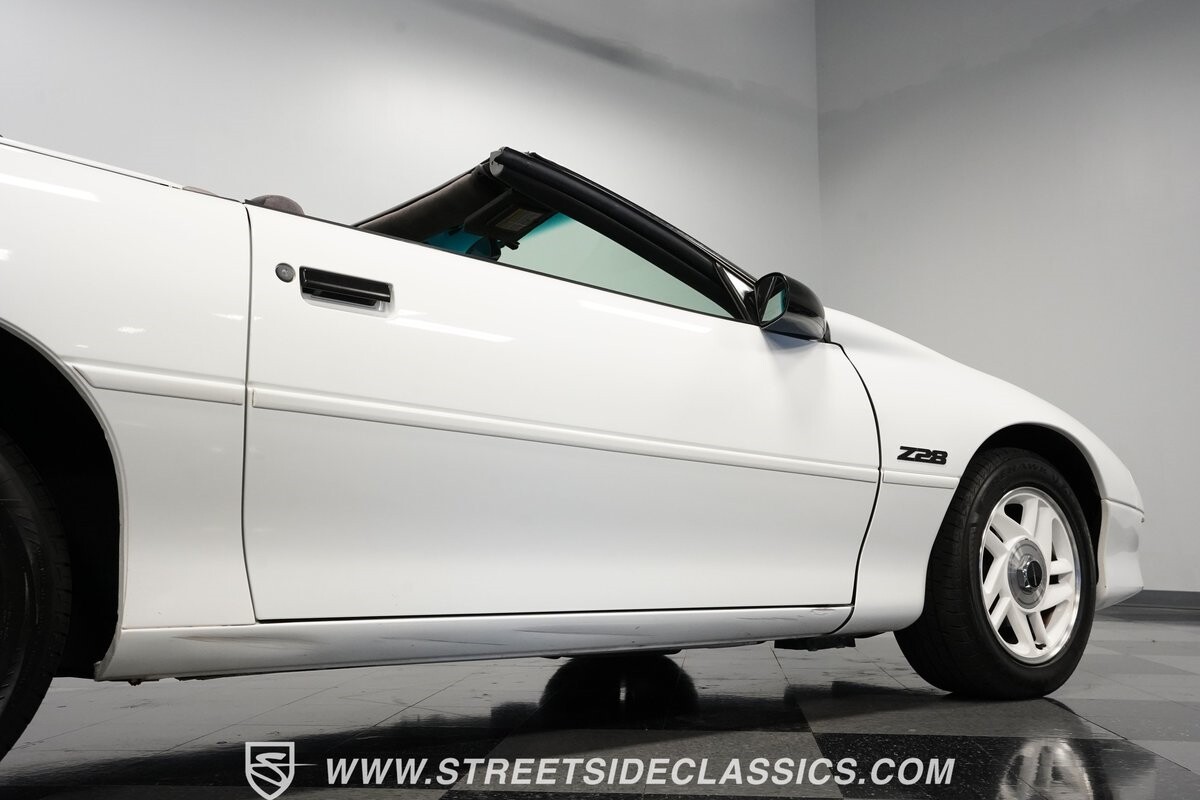 Chevrolet-Camaro-1994-Convertible-31