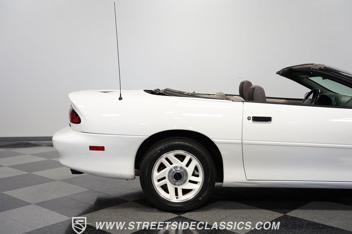 Chevrolet-Camaro-1994-Convertible-32