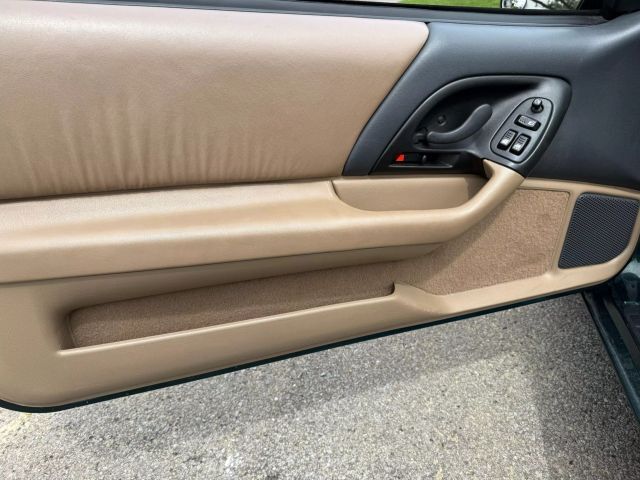 Chevrolet-Camaro-1995-Convertible-16