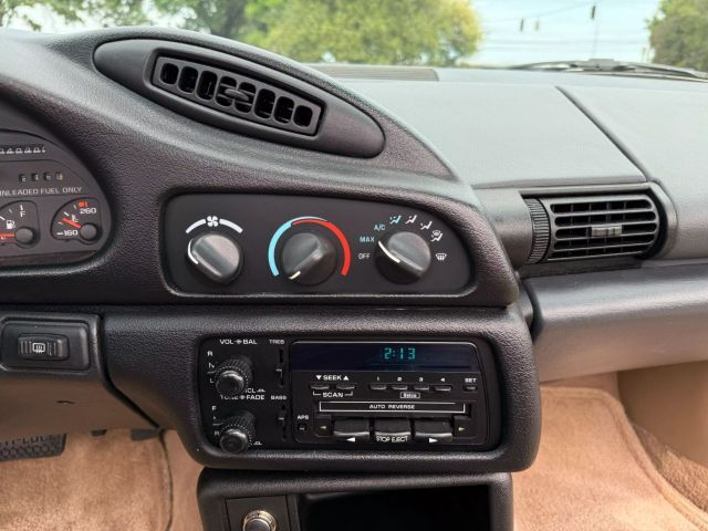 Chevrolet-Camaro-1995-Convertible-17