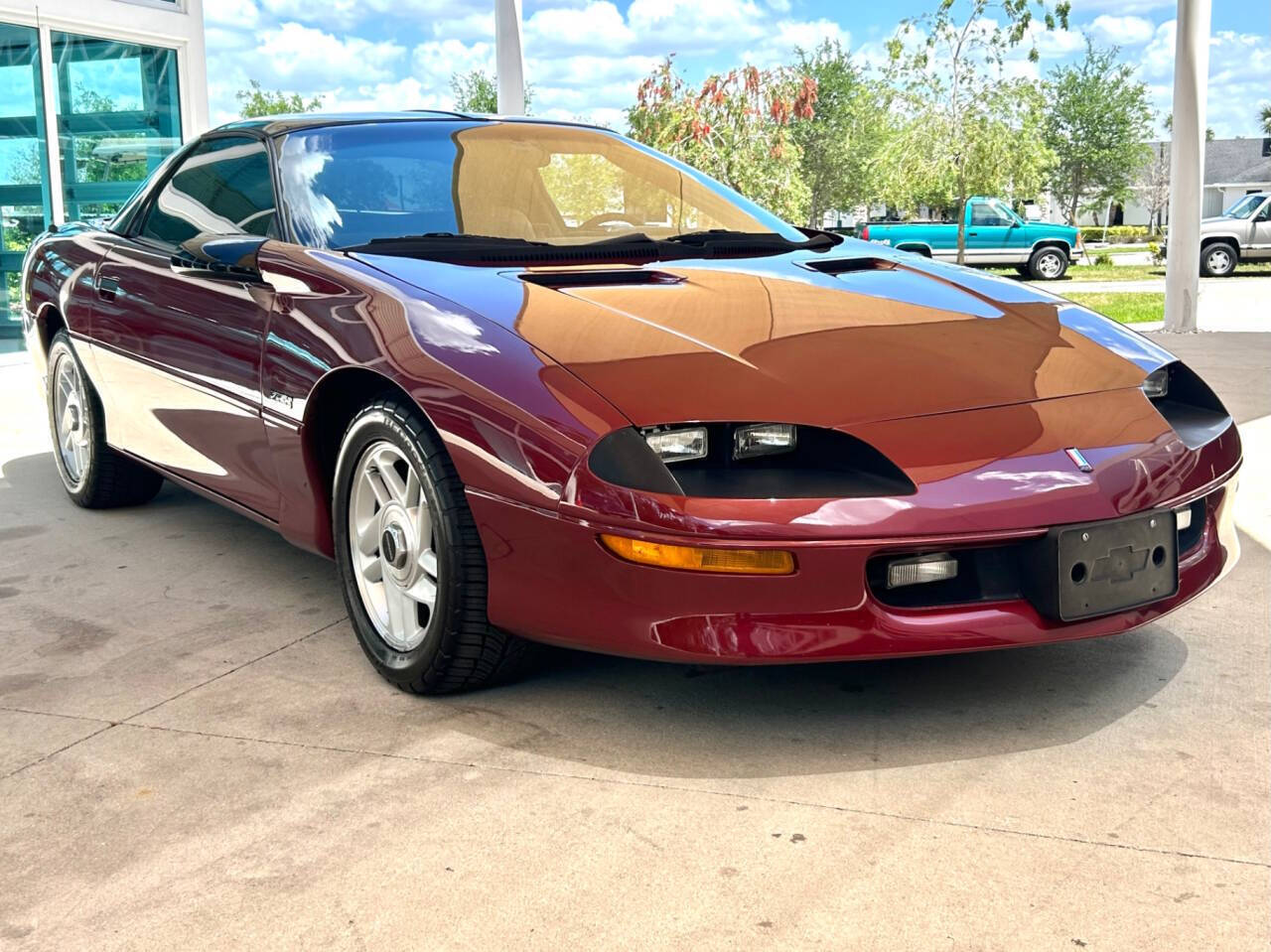 Chevrolet-Camaro-1995-Hatchback-2