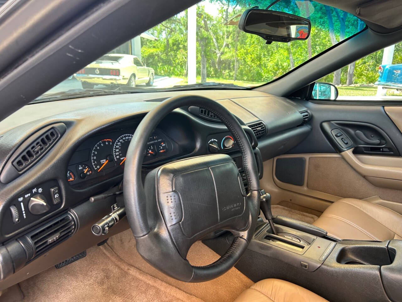 Chevrolet-Camaro-1995-Hatchback-23
