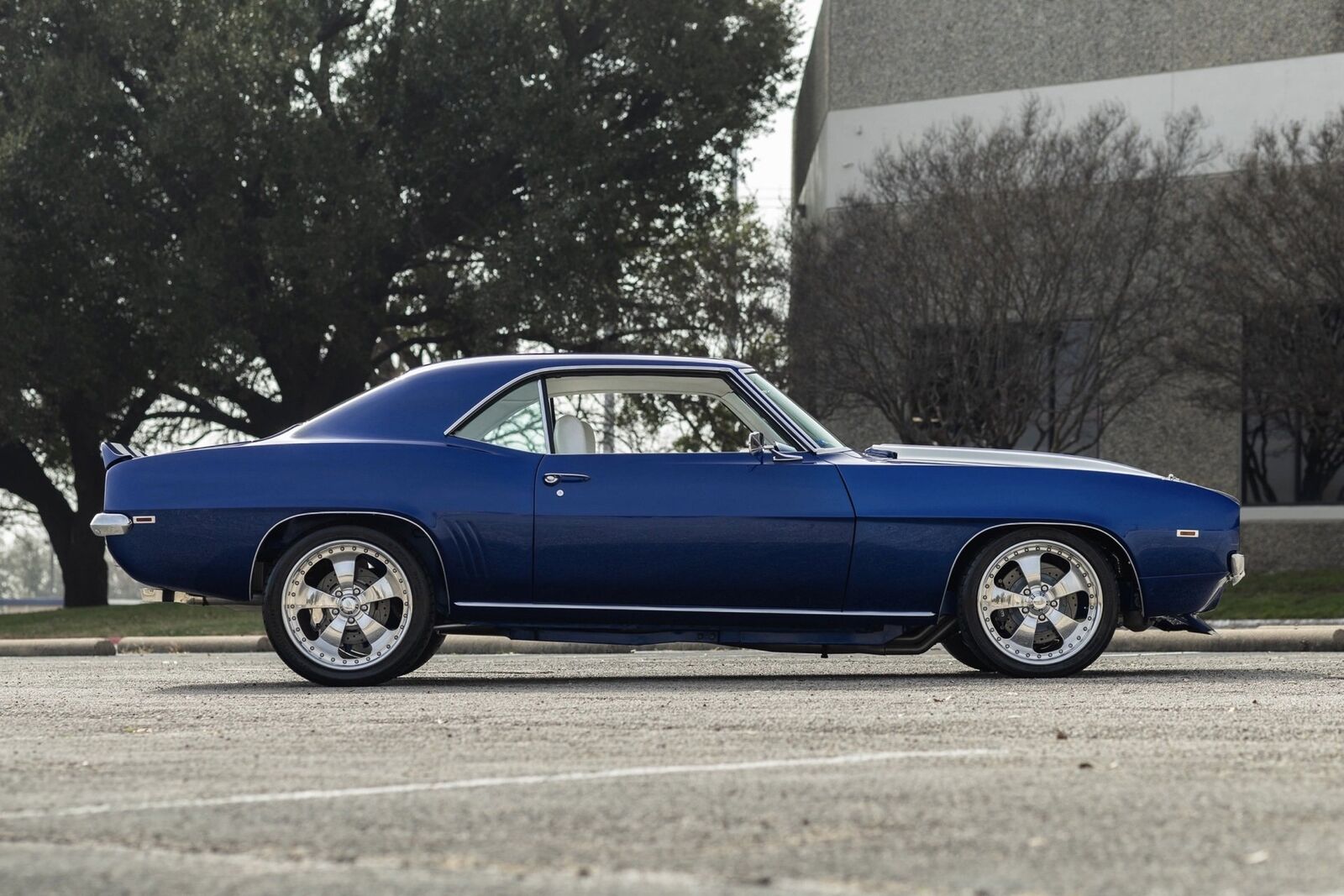 Chevrolet-Camaro-LS9-Restomod-1969-2D-Coupe-11
