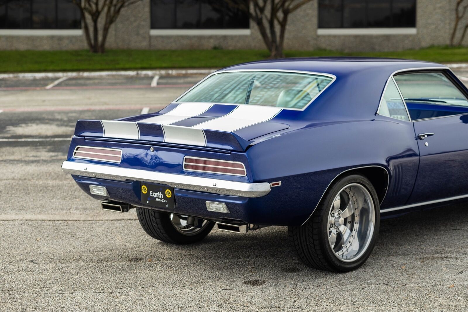 Chevrolet-Camaro-LS9-Restomod-1969-2D-Coupe-16