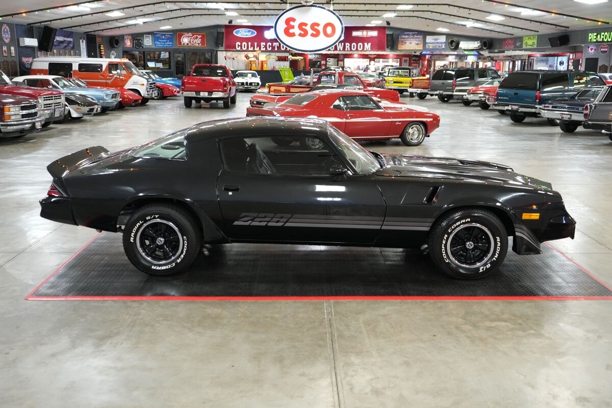 Chevrolet-Camaro-Z28-Style-1980-Coupe-15