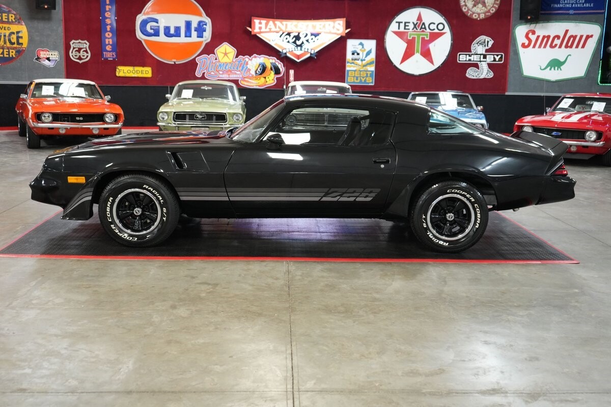Chevrolet-Camaro-Z28-Style-1980-Coupe-2