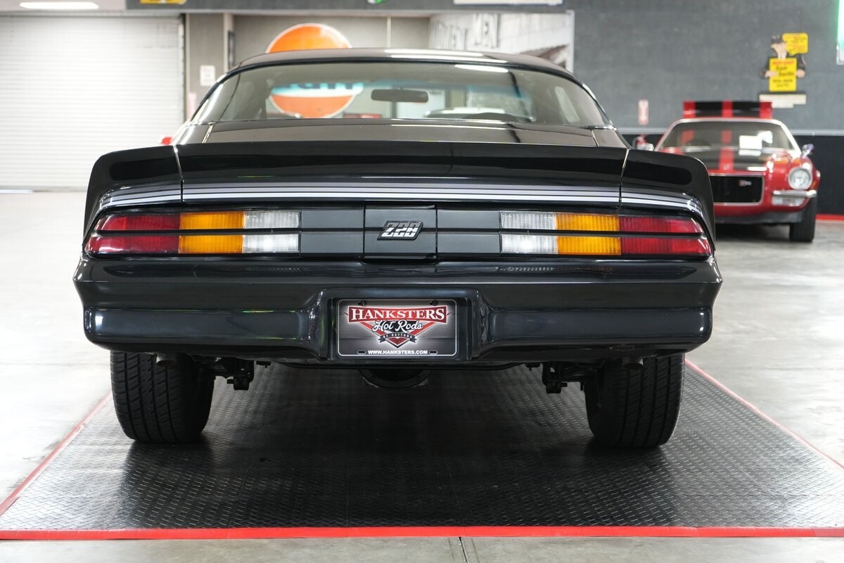 Chevrolet-Camaro-Z28-Style-1980-Coupe-21