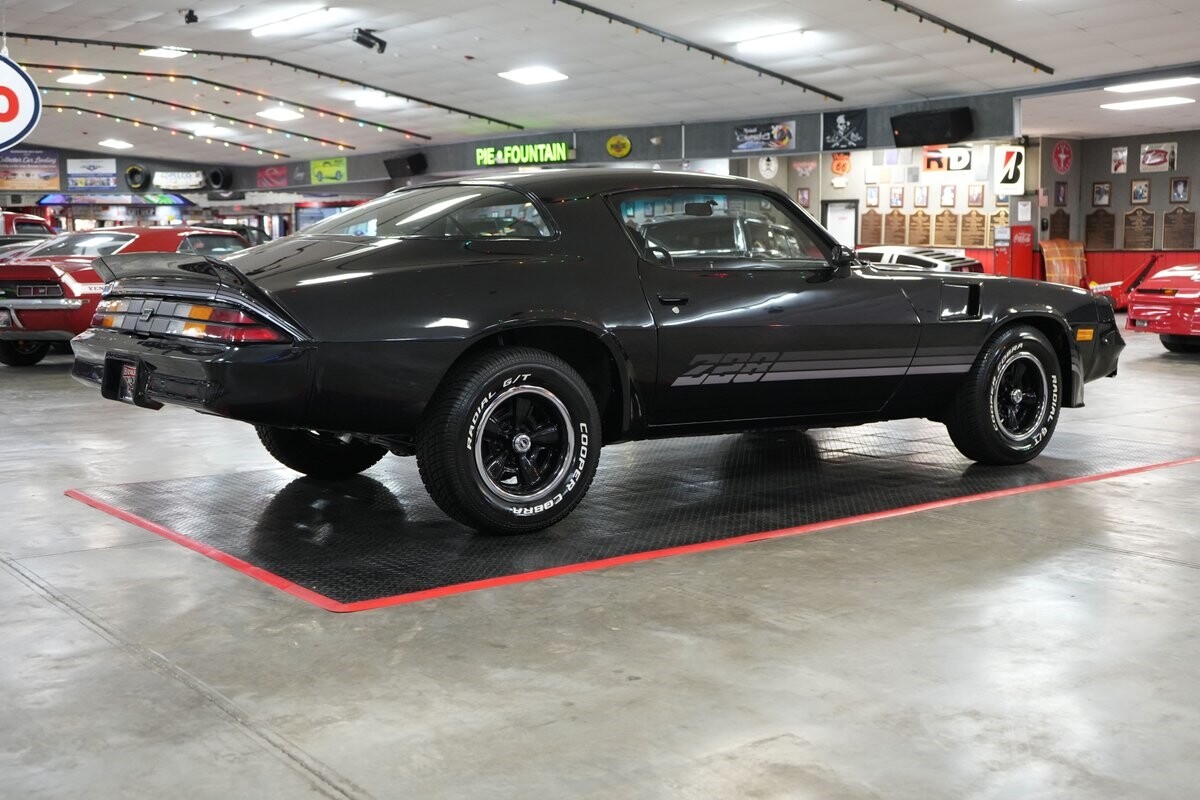 Chevrolet-Camaro-Z28-Style-1980-Coupe-22