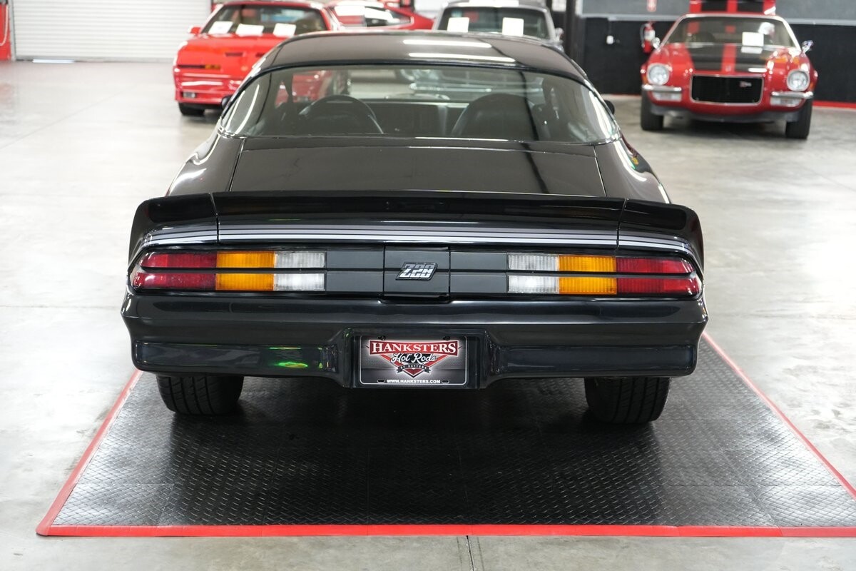Chevrolet-Camaro-Z28-Style-1980-Coupe-4
