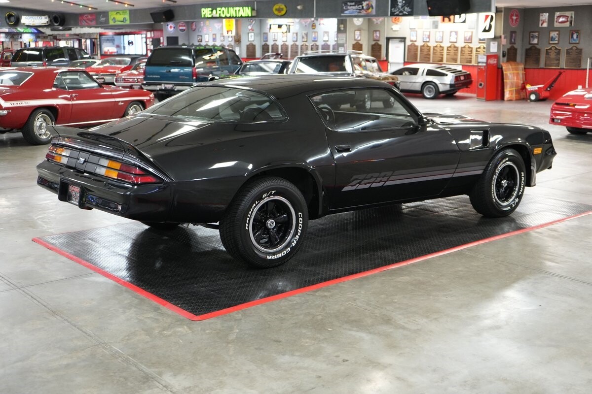 Chevrolet-Camaro-Z28-Style-1980-Coupe-5