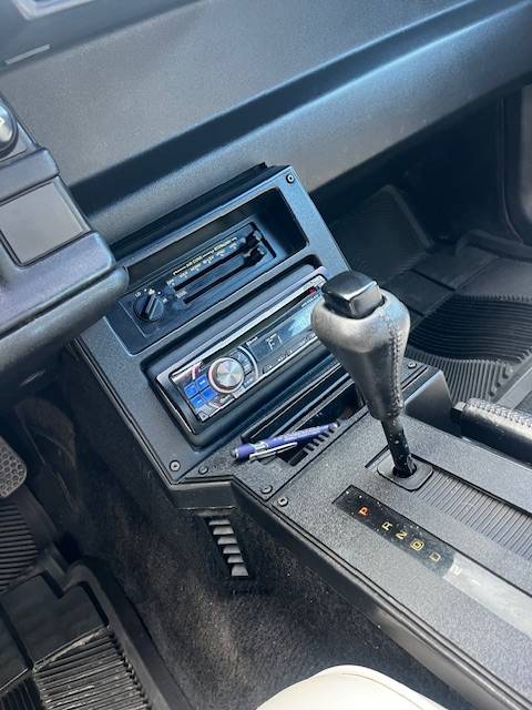 Chevrolet-Camaro-convertible-1991-white-8