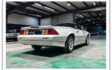 Chevrolet-Camaro-iroc-convertibl-1988-white-1