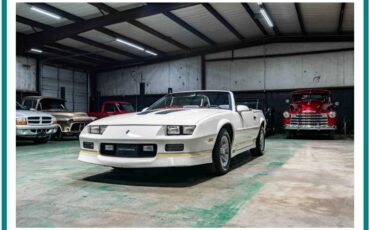 Chevrolet-Camaro-iroc-convertibl-1988-white
