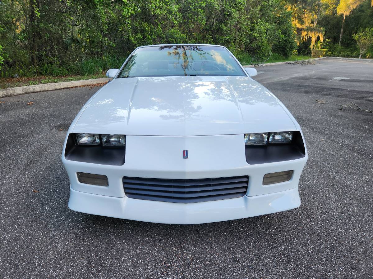 Chevrolet-Camaro-rs-1991-white-1