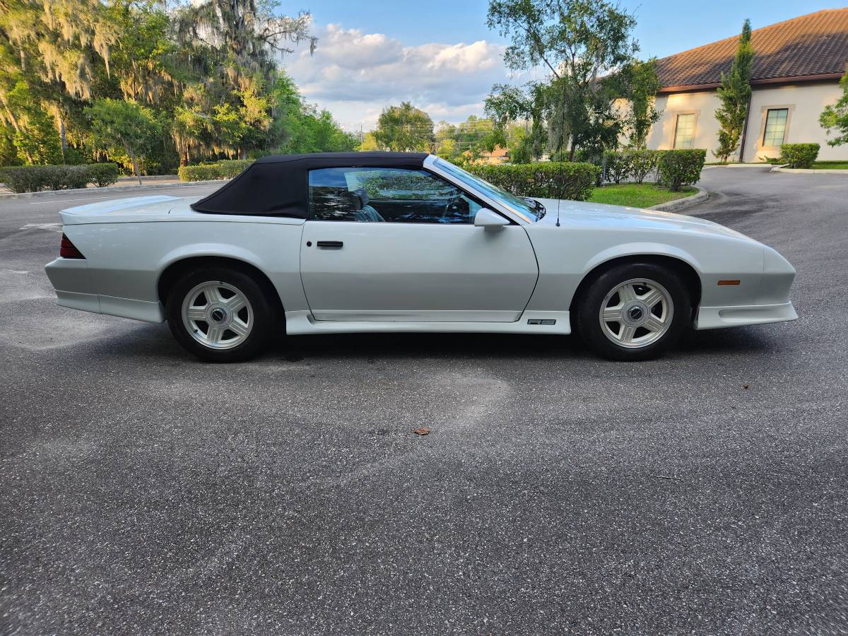 Chevrolet-Camaro-rs-1991-white-15