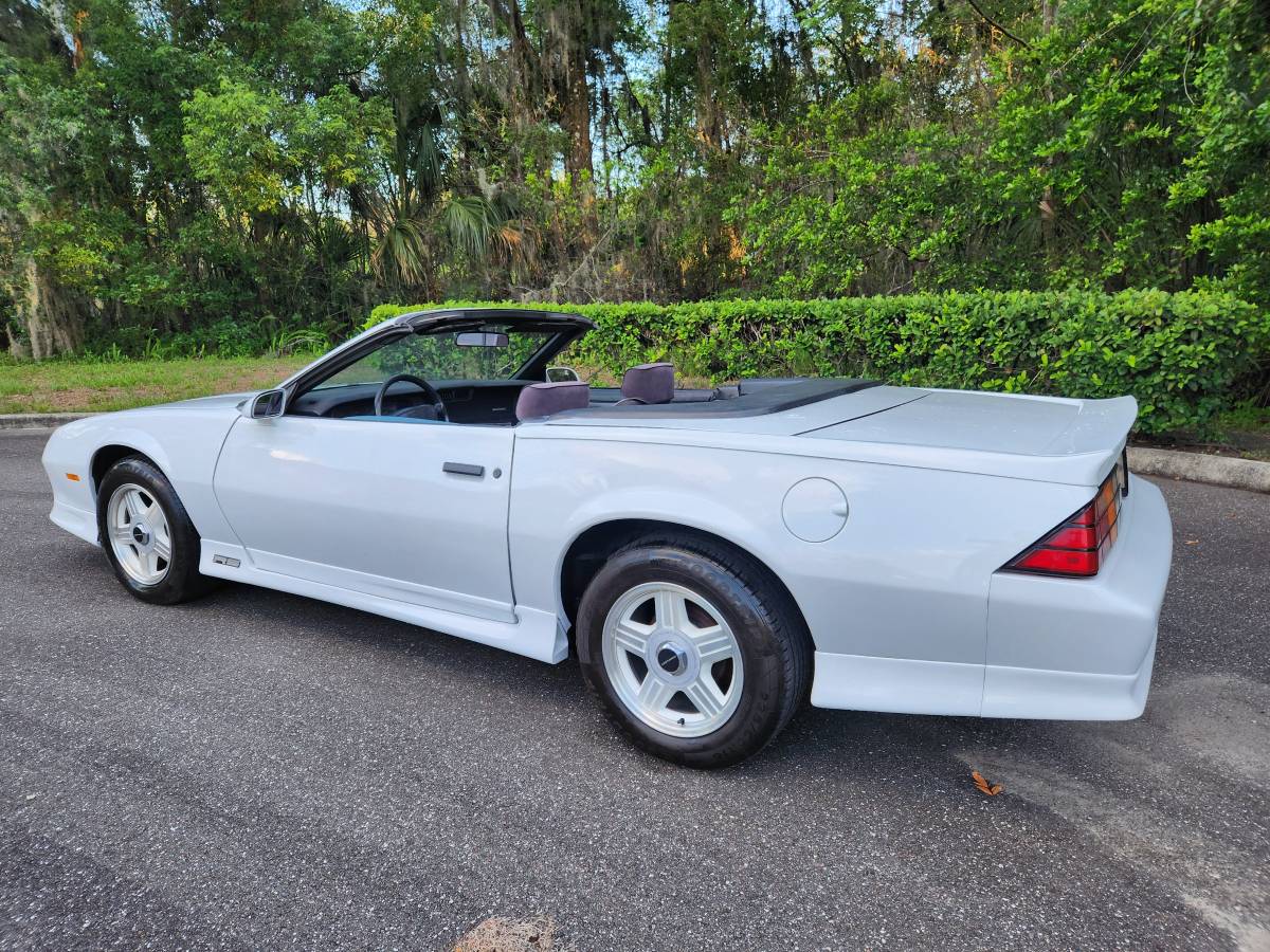 Chevrolet-Camaro-rs-1991-white-3