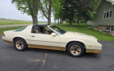 Chevrolet-Camaro-z28-1984-2