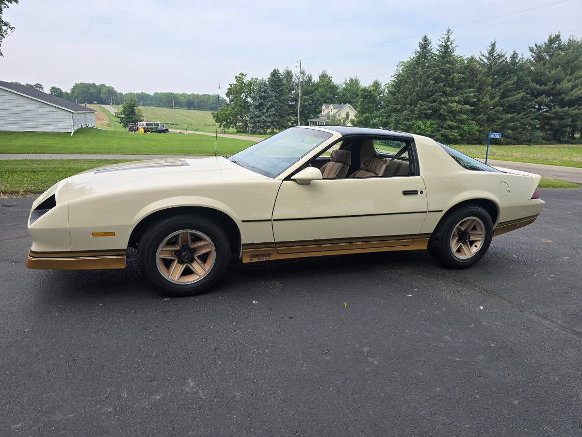 Chevrolet Camaro z28  1984