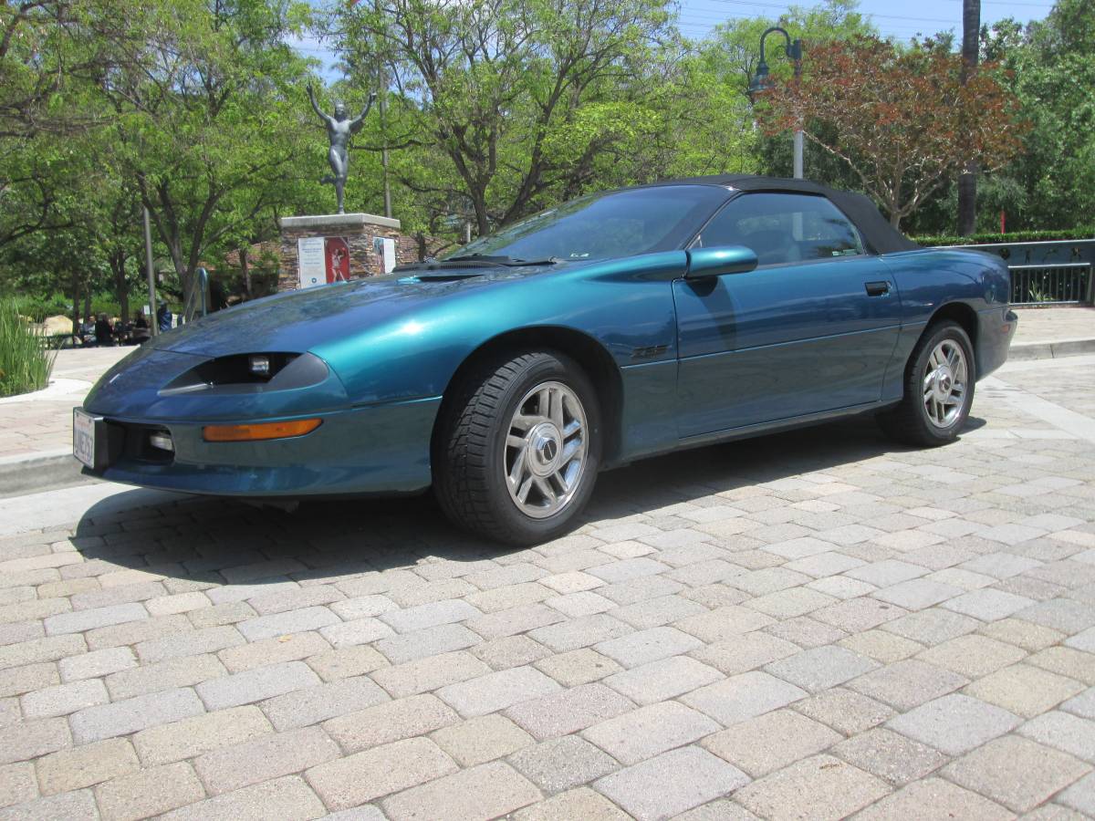 Chevrolet-Camaro-z28-convertible-1995-blue-11