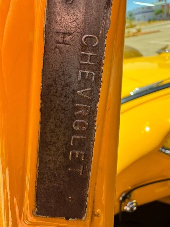Chevrolet-Cameo-pickup-1955-yellow-12