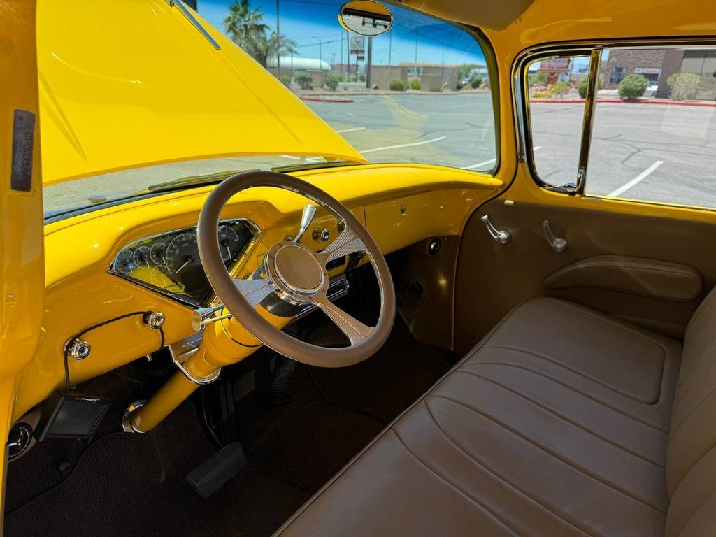 Chevrolet-Cameo-pickup-1955-yellow-16