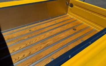 Chevrolet-Cameo-pickup-1955-yellow-17