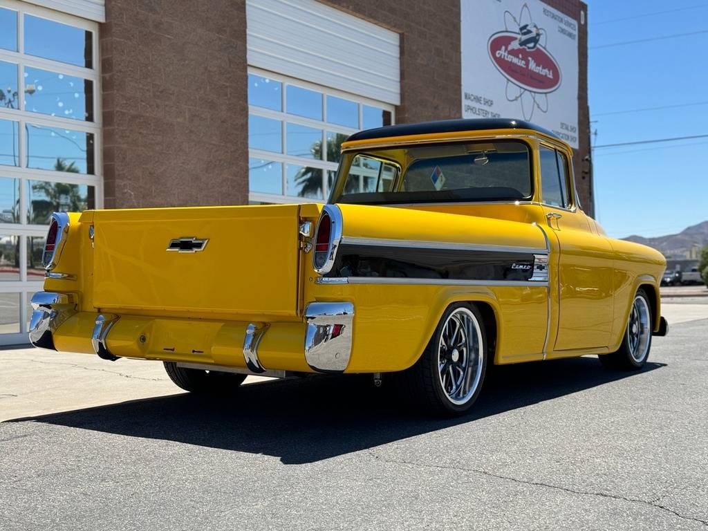 Chevrolet-Cameo-pickup-1955-yellow-2