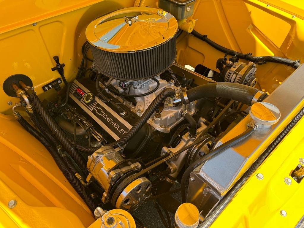 Chevrolet-Cameo-pickup-1955-yellow-20