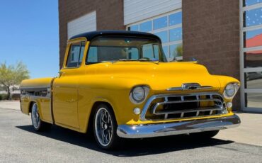 Chevrolet-Cameo-pickup-1955-yellow