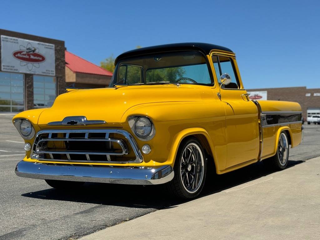 Chevrolet-Cameo-pickup-1955-yellow-8