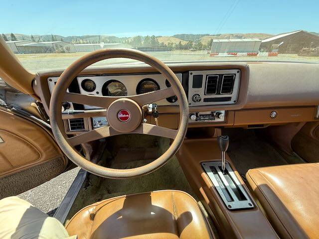 Chevrolet-Camera-1980-white-6
