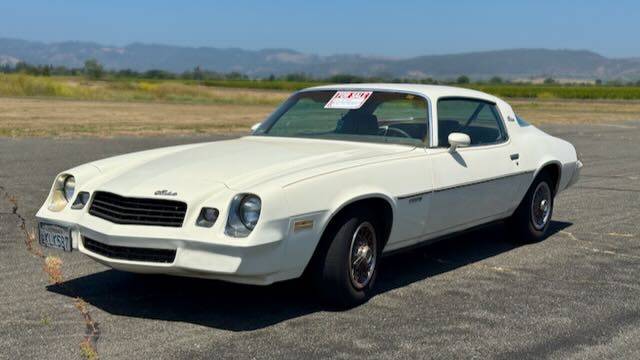 Chevrolet-Camera-1980-white-7