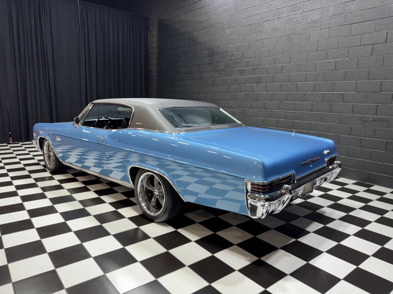 Chevrolet-Caprice-1966-Coupe-10