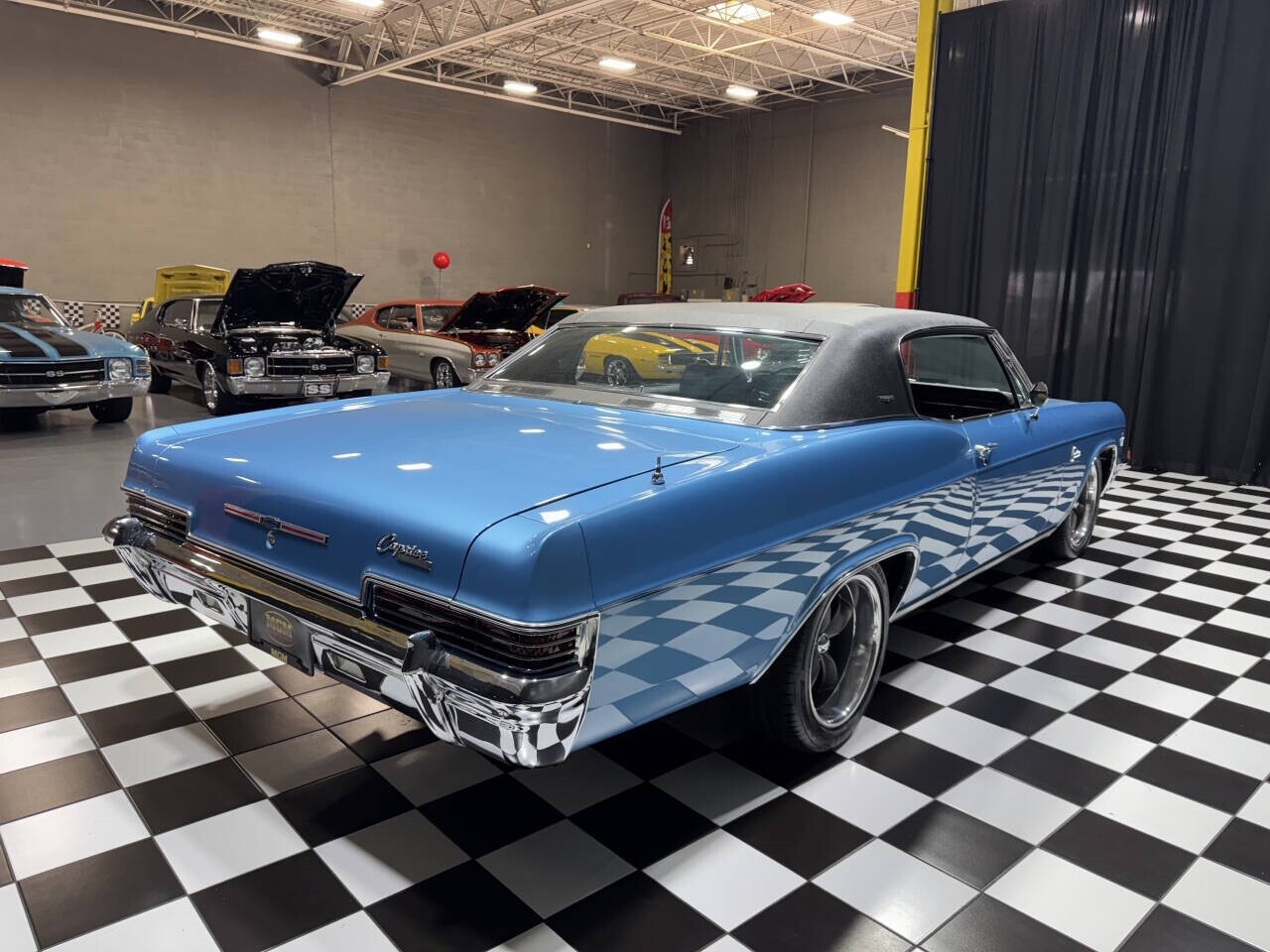 Chevrolet-Caprice-1966-Coupe-12