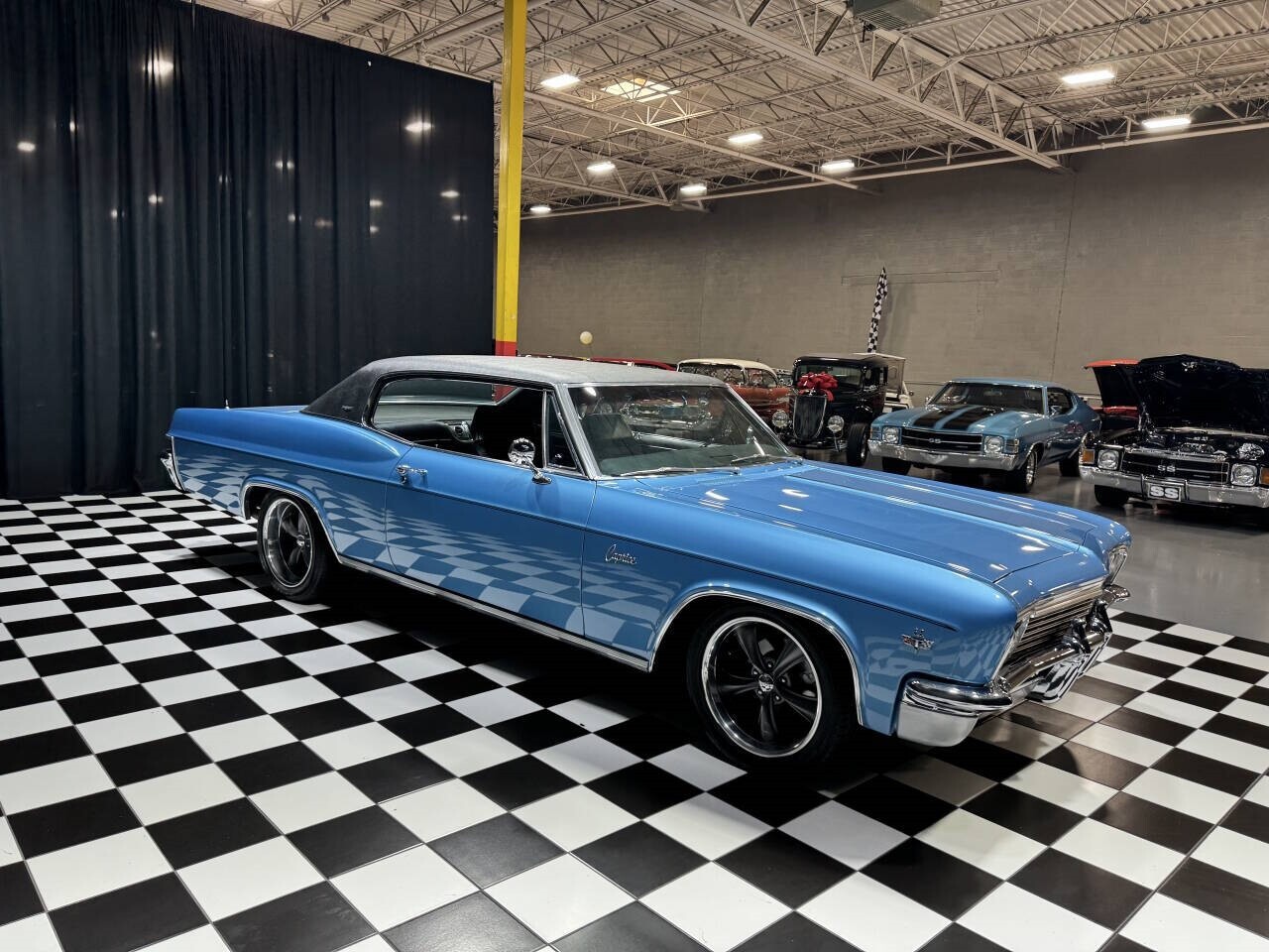 Chevrolet-Caprice-1966-Coupe-13