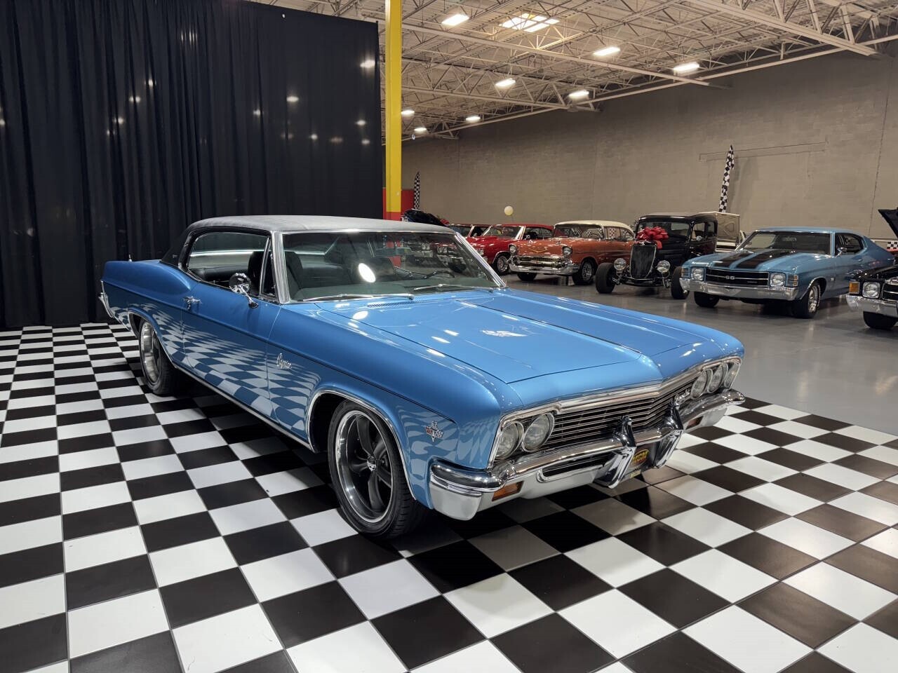 Chevrolet-Caprice-1966-Coupe-14