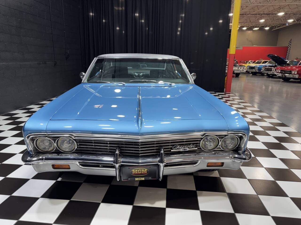 Chevrolet-Caprice-1966-Coupe-15