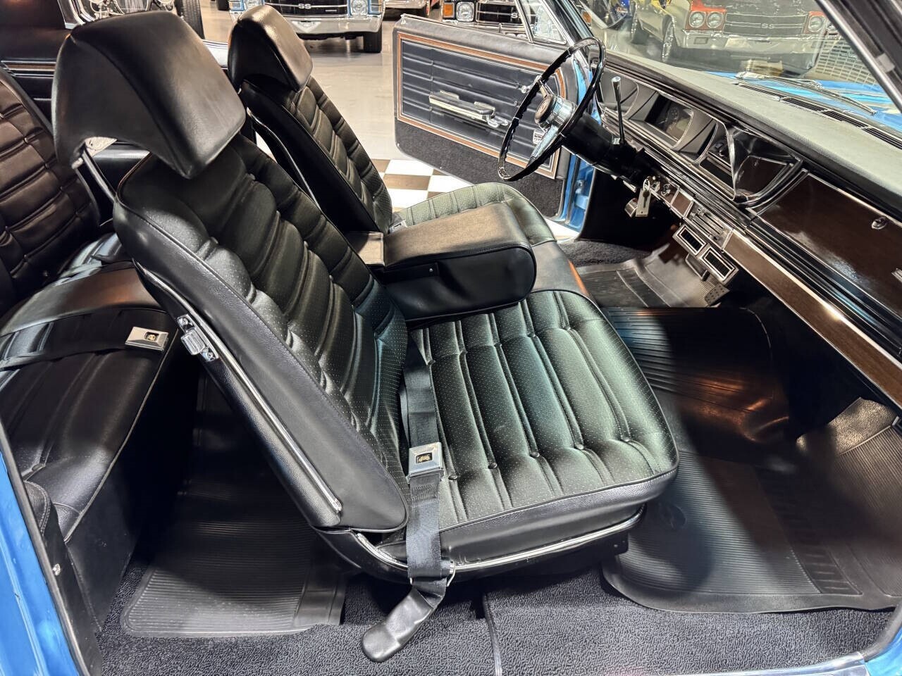 Chevrolet-Caprice-1966-Coupe-3