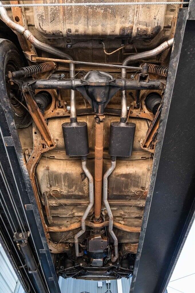 Chevrolet-Caprice-1968-2-Door-15