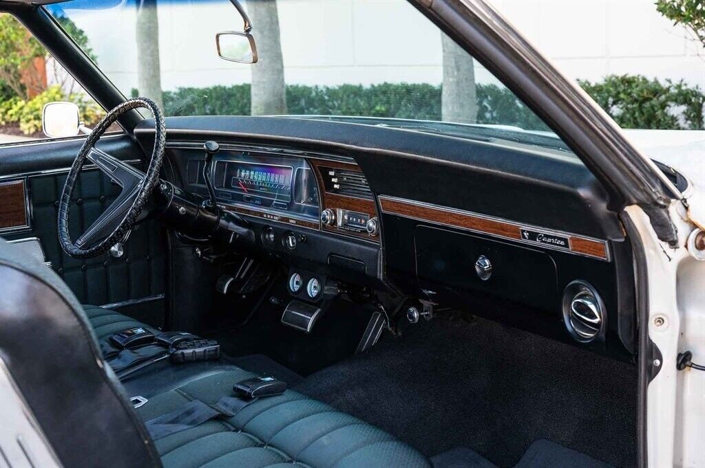 Chevrolet-Caprice-1968-2-Door-20