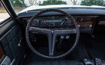 Chevrolet-Caprice-1968-2-Door-21