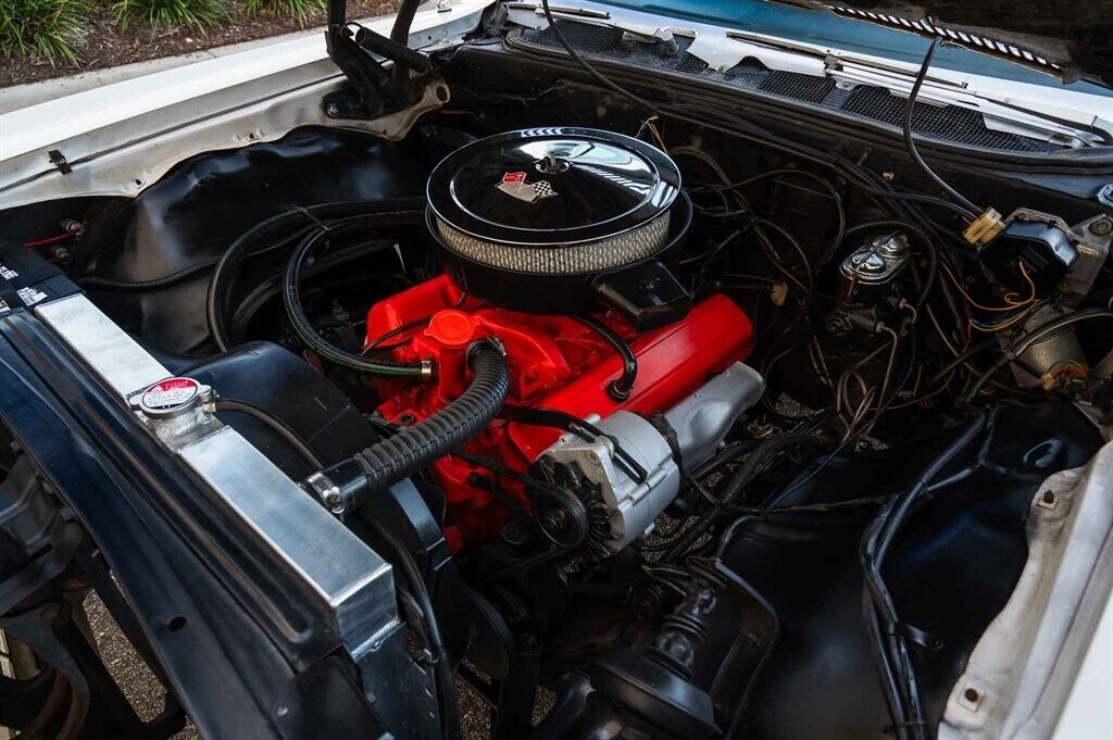 Chevrolet-Caprice-1968-2-Door-22